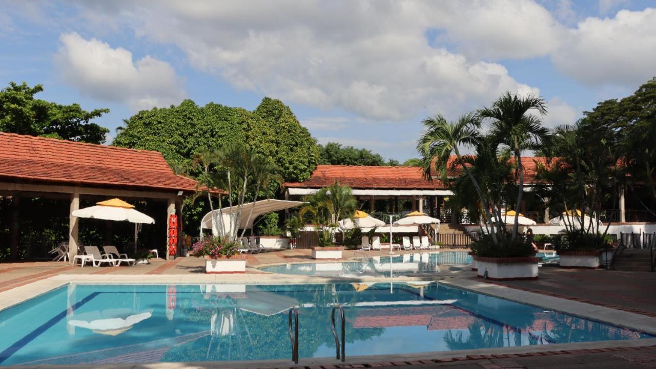 On Vacation Girardot Resort Екстер'єр фото