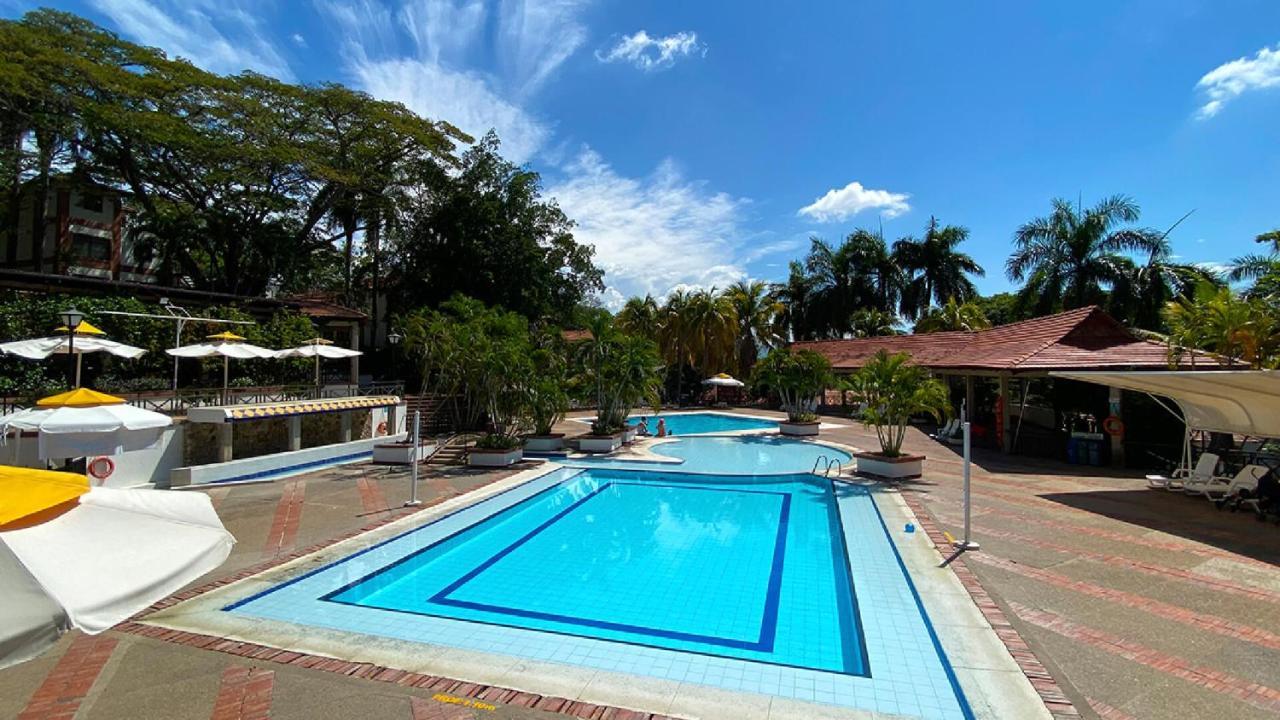 On Vacation Girardot Resort Екстер'єр фото