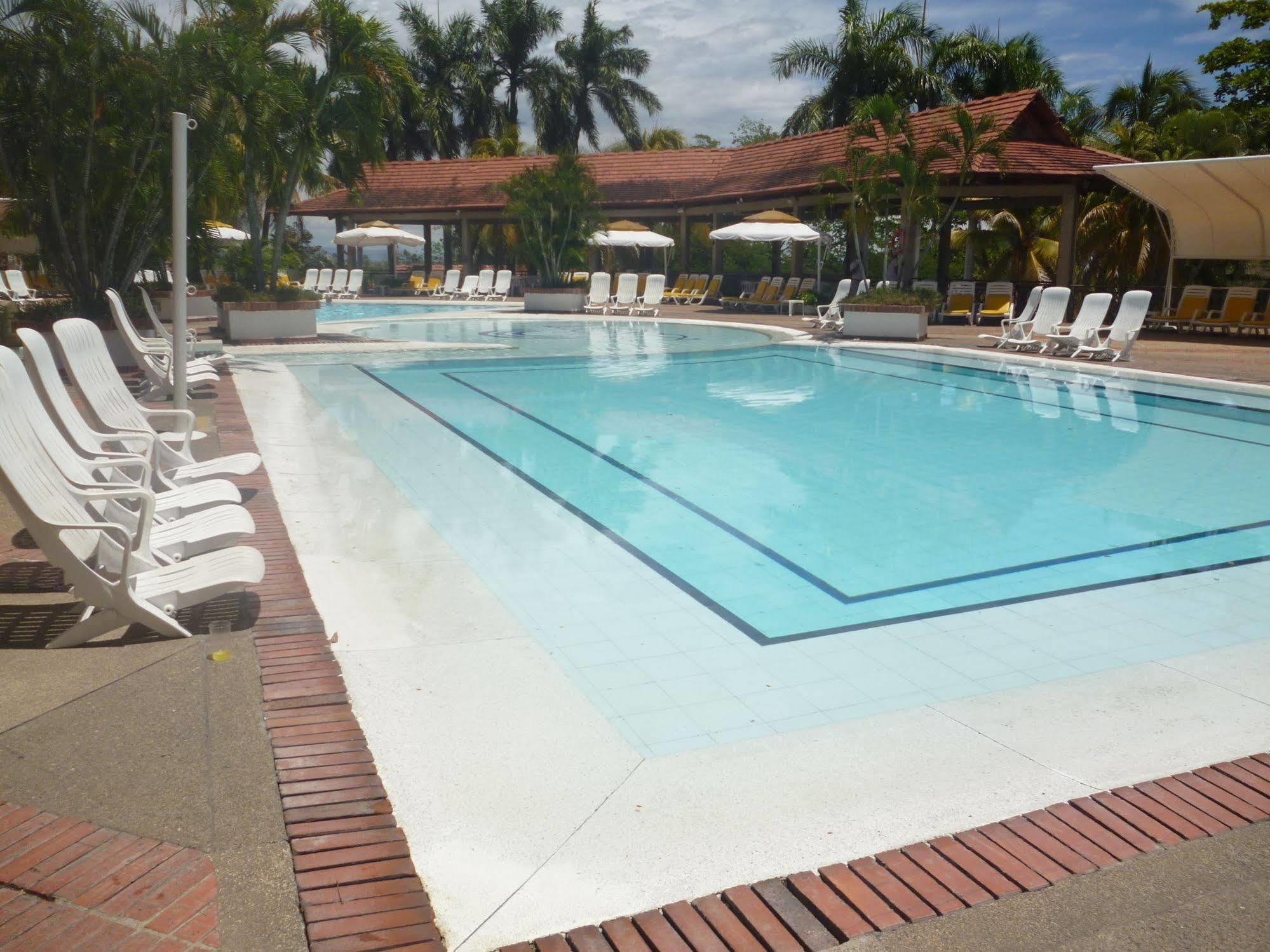 On Vacation Girardot Resort Екстер'єр фото