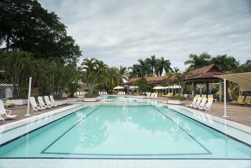 On Vacation Girardot Resort Екстер'єр фото